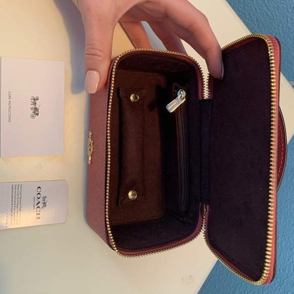 Coach cosmetics case - Picture 4 of 6